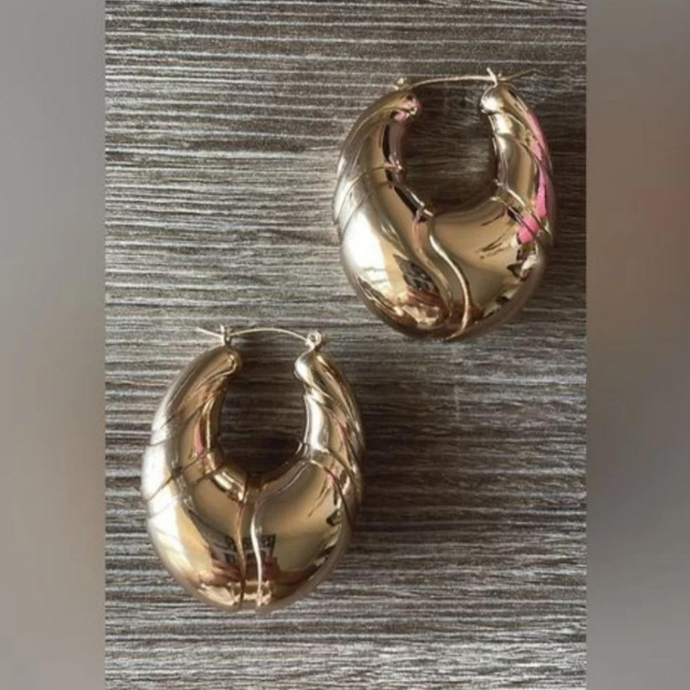 Vintage Italian Style Gold Puffed Hoop Earrings